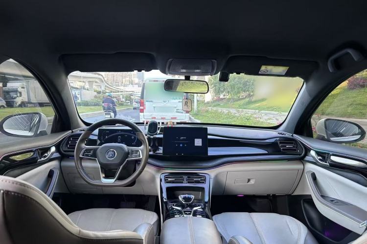 Used BYD Qin PLUS 2023 Champion Edition DM-i 55KM Leading Model Interior 6