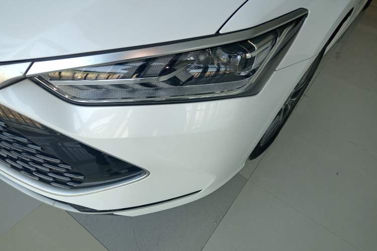 Used BYD Qin PLUS 2023 Champion Edition DM-i 120KM Excellence Model Left Front Headlight