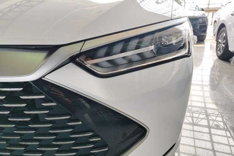 Used BYD Qin PLUS 2023 Champion Edition DM-i 120KM Beyond Model Left Front Headlight