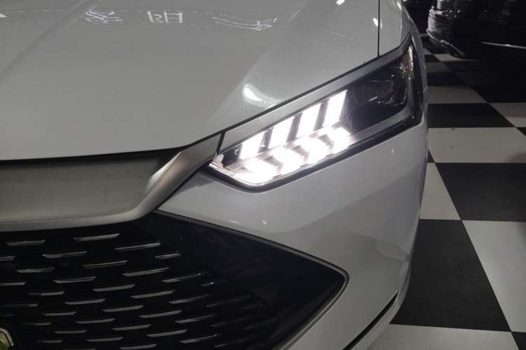 Used BYD Qin PLUS 2023 Champion Edition DM-i 120KM Leading Model Left Front Headlight