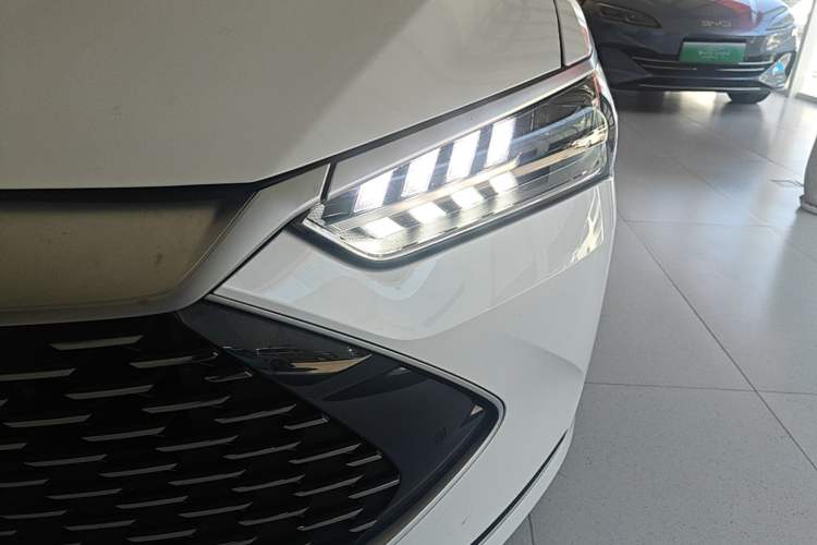 Used BYD Qin PLUS 2023 Champion Edition DM-i 120KM Beyond Model Left Front Headlight