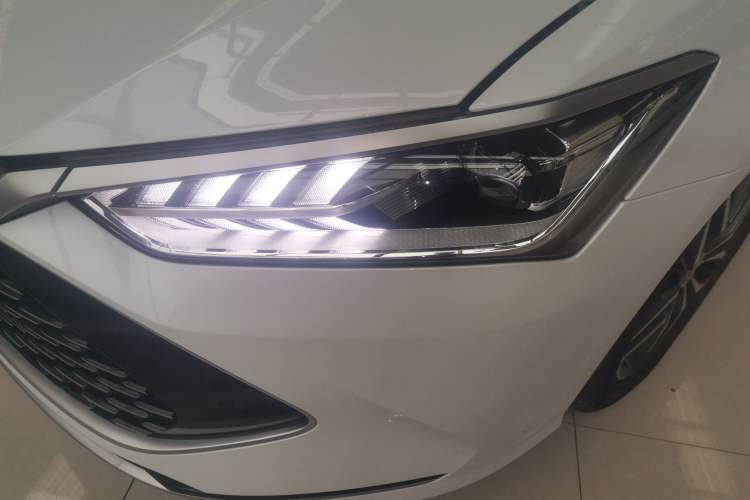 Used BYD Qin PLUS 2023 Champion Edition DM-i 120KM Beyond Model Left Front Headlight
