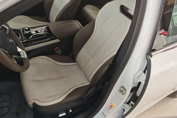Used BYD Qin PLUS 2023 Champion Edition DM-i 120KM Beyond Model Left Front Seat