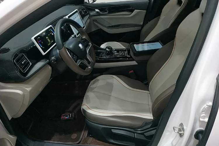 Used BYD Qin PLUS 2023 Champion Edition EV 420KM Leading Model Left Front Seat