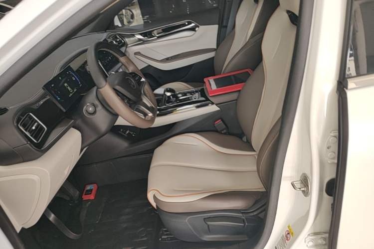 Used BYD Qin PLUS 2023 Champion Edition EV 510KM Leading Model Left Front Seat