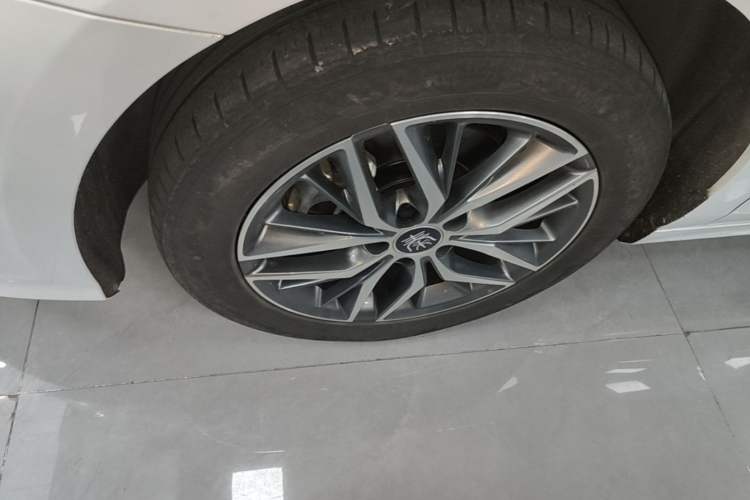 Used BYD Qin PLUS 2023 Champion Edition DM-i 120KM Excellence Model Left Front Wheel Hub