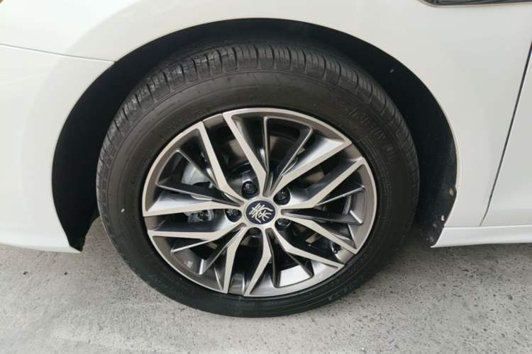 Used BYD Qin PLUS 2023 Champion Edition DM-i 120KM Leading Model Left Front Wheel Hub