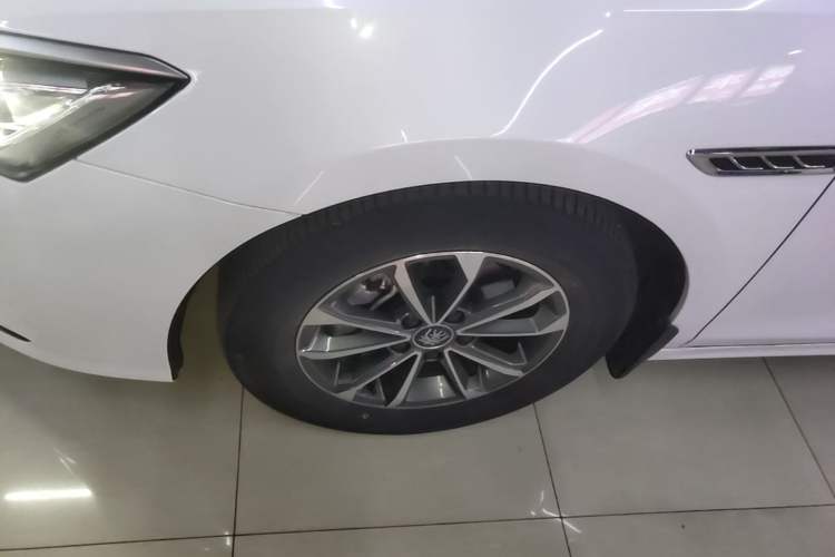 Used BYD Qin PLUS 2023 Champion Edition DM-i 55KM Leading Model Left Front Wheel Hub