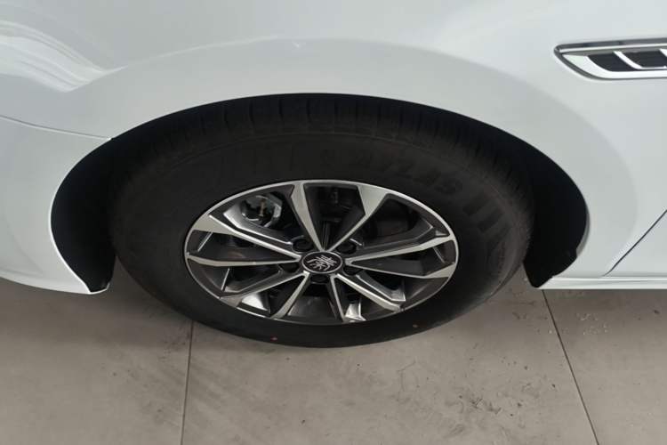 Used BYD Qin PLUS 2023 Champion Edition DM-i 55KM Leading Model Left Front Wheel Hub