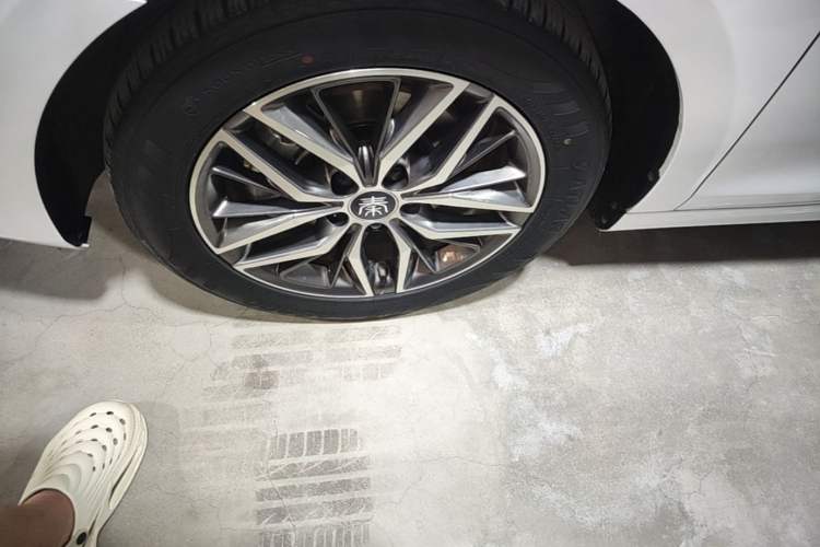 Used BYD Qin PLUS 2023 Champion Edition EV 510KM Leading Model Left Front Wheel Hub