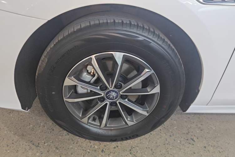 Used BYD Qin PLUS 2023 Champion Edition DM-i 55KM Leading Model Left Front Wheel Hub