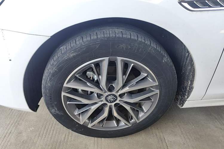 Used BYD Qin PLUS 2023 Champion Edition EV 420KM Superior Model Left Front Wheel Hub