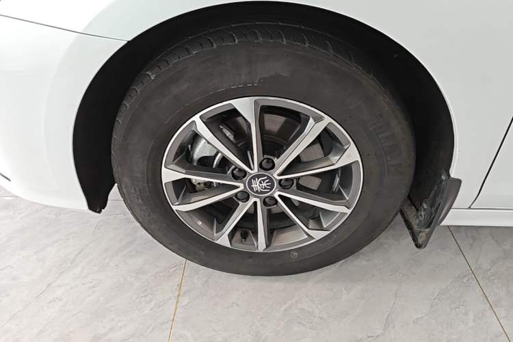 Used BYD Qin PLUS 2023 Champion Edition DM-i 55KM Leading Model Left Front Wheel Hub