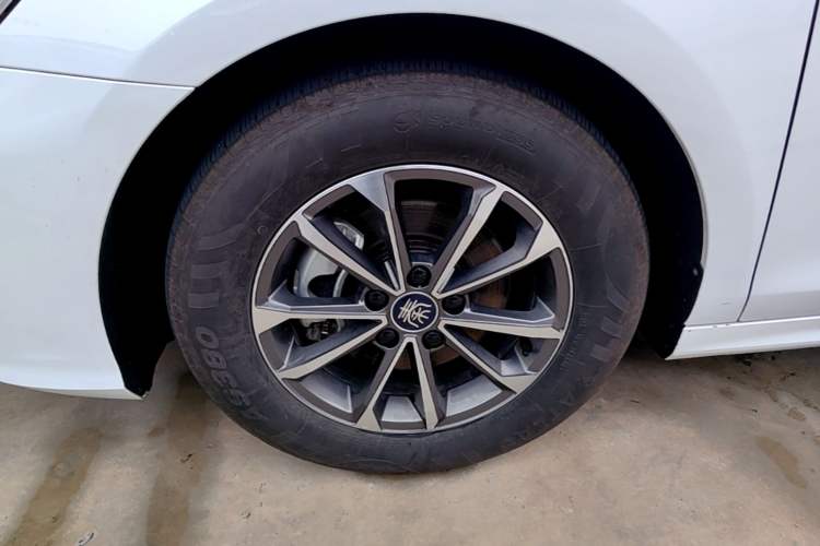 Used BYD Qin PLUS 2023 Champion Edition DM-i 55KM Leading Model Left Front Wheel Hub