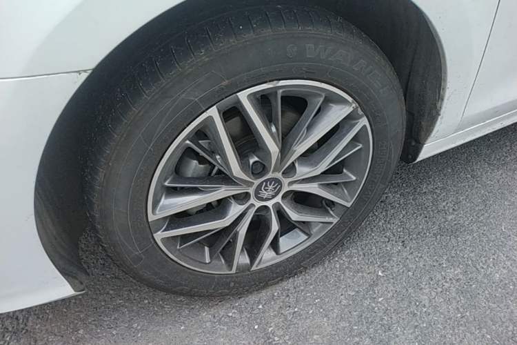Used BYD Qin PLUS 2023 Champion Edition DM-i 120KM Beyond Model Left Front Wheel Hub