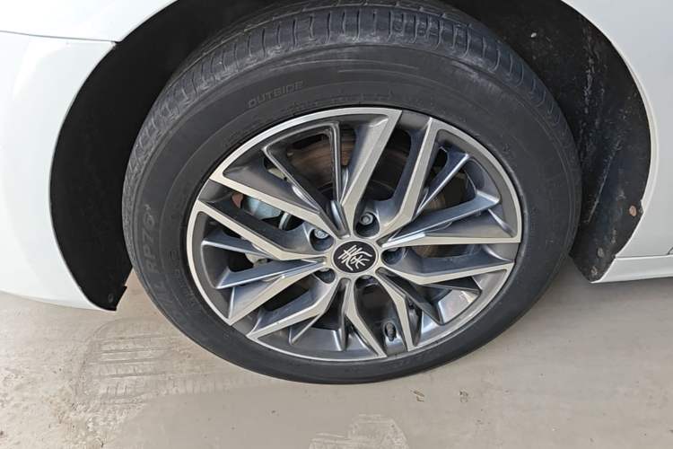 Used BYD Qin PLUS 2023 Champion Edition EV 420KM Superior Model Left Front Wheel Hub