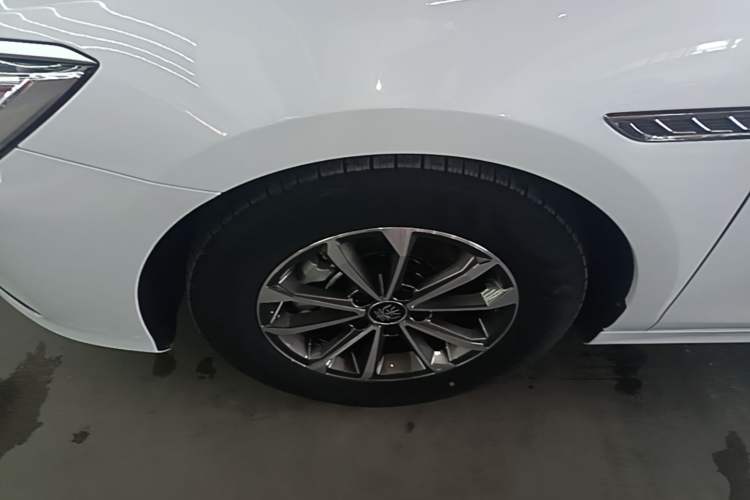 Used BYD Qin PLUS 2023 Champion Edition DM-i 55KM Leading Model Left Front Wheel Hub