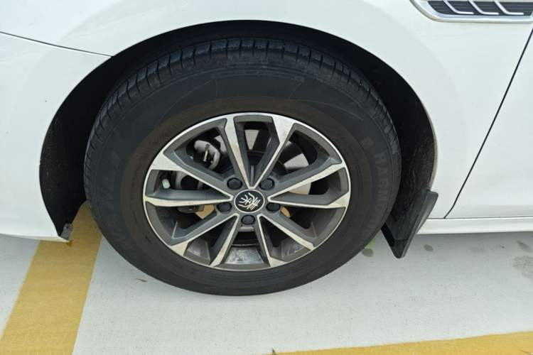 Used BYD Qin PLUS 2023 Champion Edition DM-i 55KM Leading Model Left Front Wheel Hub