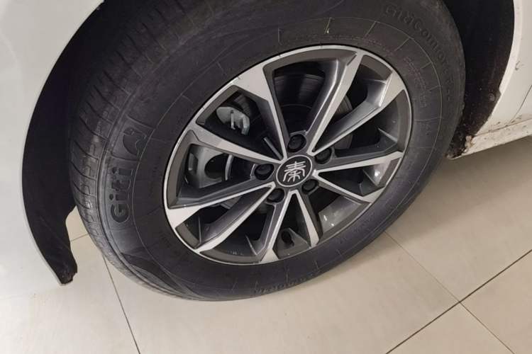 Used BYD Qin PLUS 2023 Champion Edition DM-i 55KM Leading Model Left Front Wheel Hub