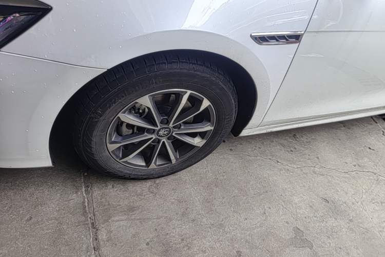 Used BYD Qin PLUS 2023 Champion Edition DM-i 55KM Leading Model Left Front Wheel Hub