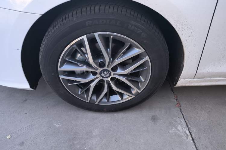 Used BYD Qin PLUS 2023 Champion Edition DM-i 55KM Superior Model Left Front Wheel Hub