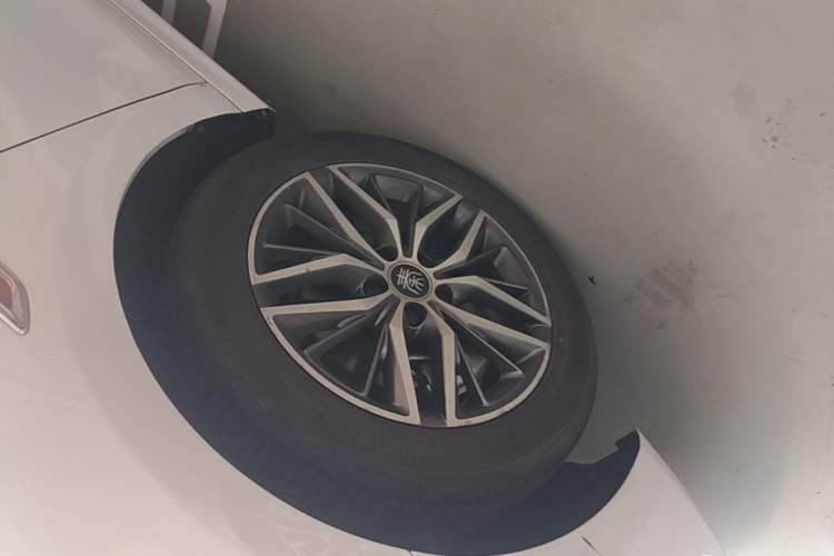 Used BYD Qin PLUS 2023 Champion Edition EV 420KM Leading Model Left Front Wheel Hub