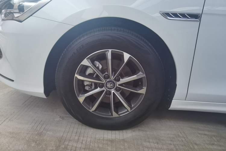 Used BYD Qin PLUS 2023 Champion Edition DM-i 55KM Leading Model Left Front Wheel Hub