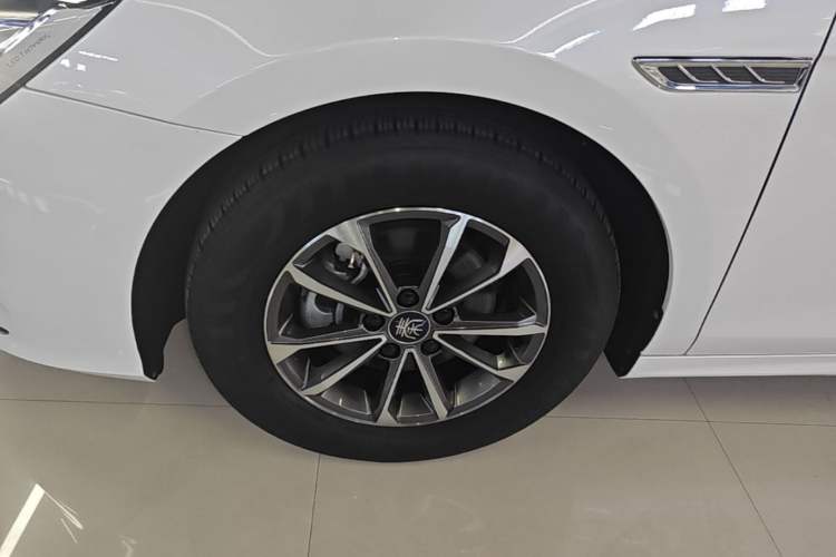 Used BYD Qin PLUS 2023 Champion Edition DM-i 55KM Leading Model Left Front Wheel Hub