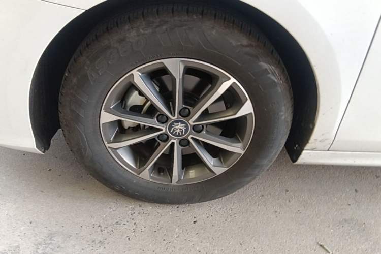 Used BYD Qin PLUS 2023 Champion Edition DM-i 55KM Leading Model Left Front Wheel Hub