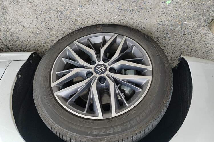 Used BYD Qin PLUS 2023 Champion Edition EV 420KM Superior Model Left Front Wheel Hub