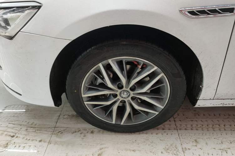 Used BYD Qin PLUS 2023 Champion Edition DM-i 120KM Leading Model Left Front Wheel Hub