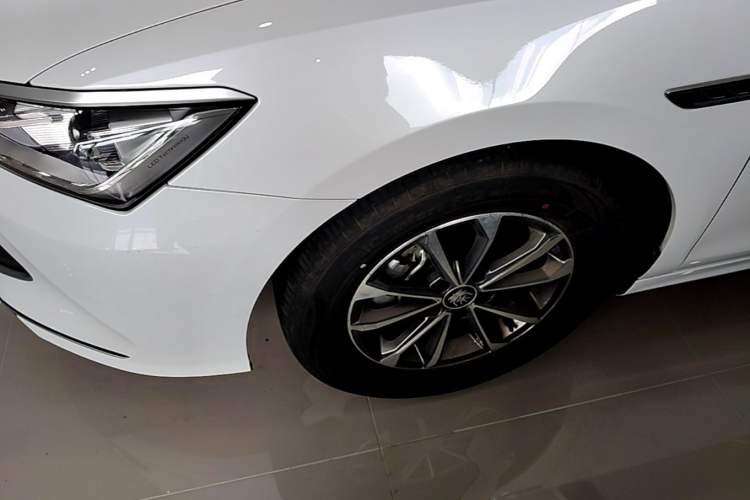 Used BYD Qin PLUS 2023 Champion Edition DM-i 55KM Leading Model Left Front Wheel Hub