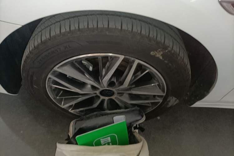 Used BYD Qin PLUS 2023 Champion Edition EV 420KM Leading Model Left Front Wheel Hub