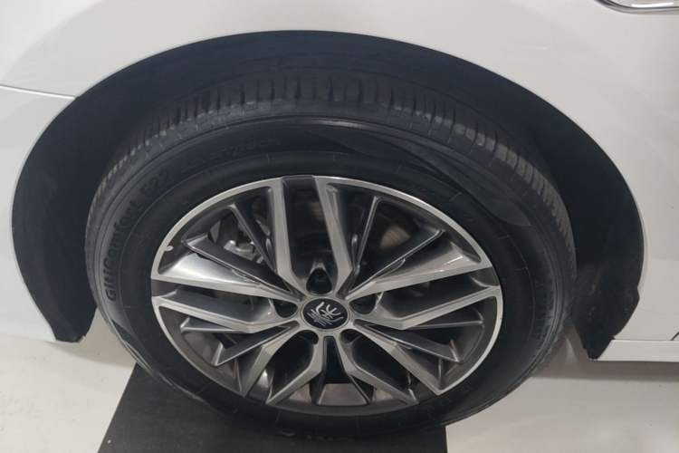 Used BYD Qin PLUS 2023 Champion Edition DM-i 120KM Leading Model Left Front Wheel Hub
