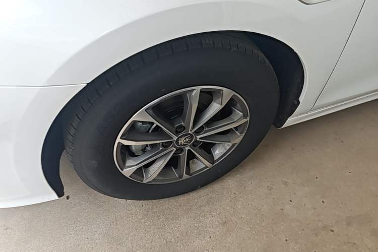 Used BYD Qin PLUS 2023 Champion Edition DM-i 55KM Leading Model Left Front Wheel Hub