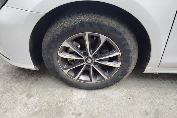 Used BYD Qin PLUS 2023 Champion Edition DM-i 55KM Leading Model Left Front Wheel Hub