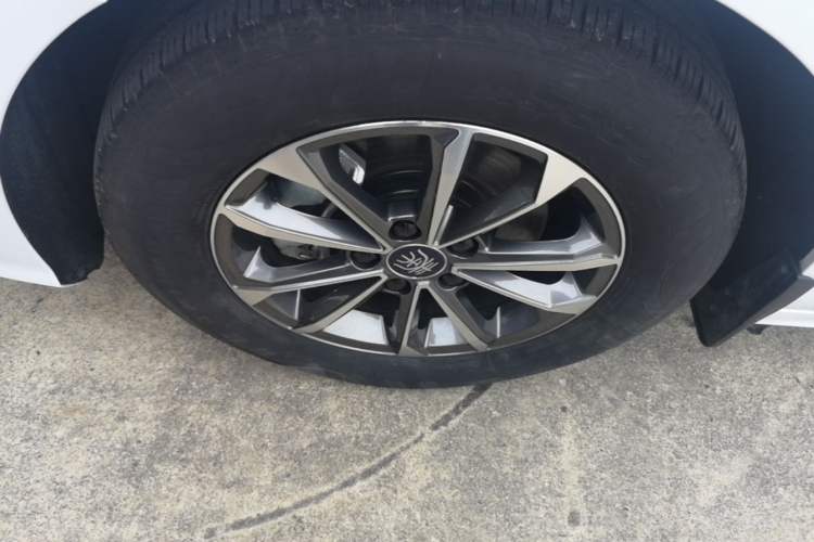 Used BYD Qin PLUS 2023 Champion Edition DM-i 55KM Leading Model Left Front Wheel Hub