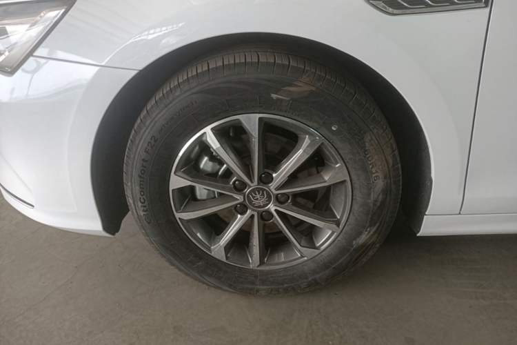 Used BYD Qin PLUS 2023 Champion Edition DM-i 55KM Leading Model Left Front Wheel Hub