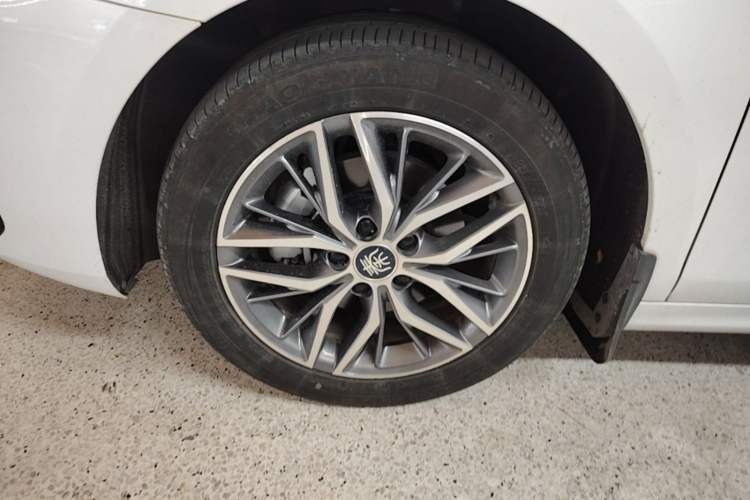Used BYD Qin PLUS 2023 Champion Edition EV 510KM Leading Model Left Front Wheel Hub