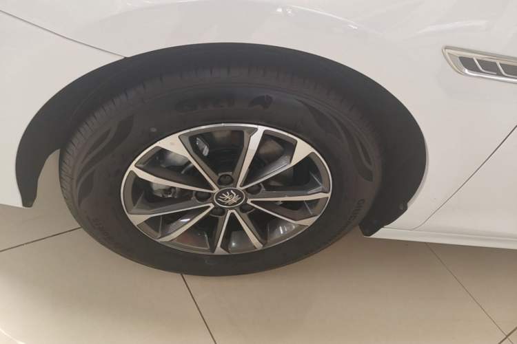Used BYD Qin PLUS 2023 Champion Edition DM-i 55KM Leading Model Left Front Wheel Hub