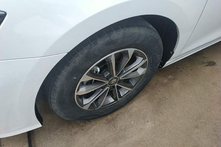 Used BYD Qin PLUS 2023 Champion Edition DM-i 55KM Leading Model Left Front Wheel Hub