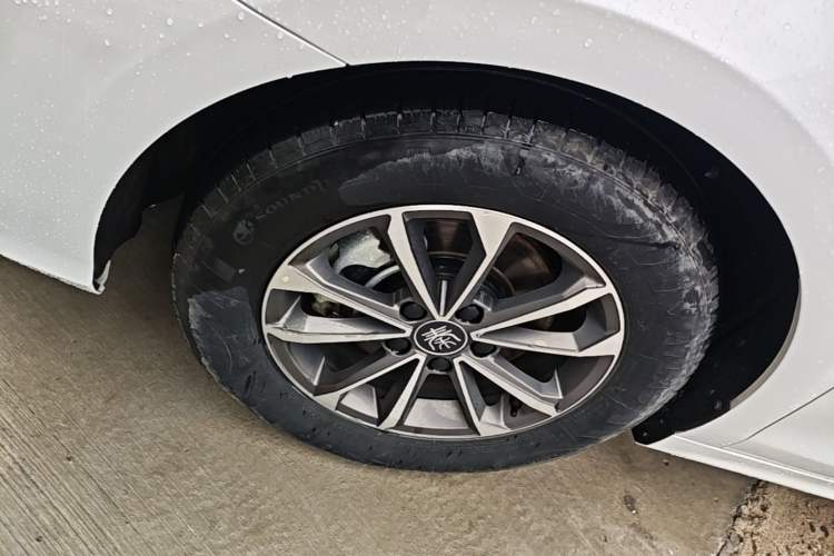 Used BYD Qin PLUS 2023 Champion Edition DM-i 55KM Leading Model Left Front Wheel Hub