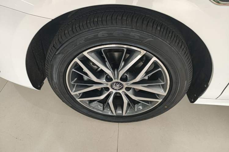 Used BYD Qin PLUS 2023 Champion Edition EV 510KM Leading Model Left Front Wheel Hub