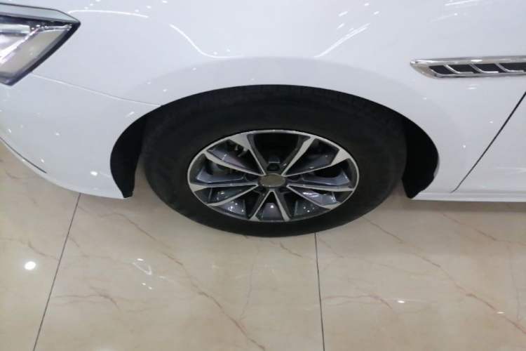 Used BYD Qin PLUS 2023 Champion Edition DM-i 55KM Leading Model Left Front Wheel Hub