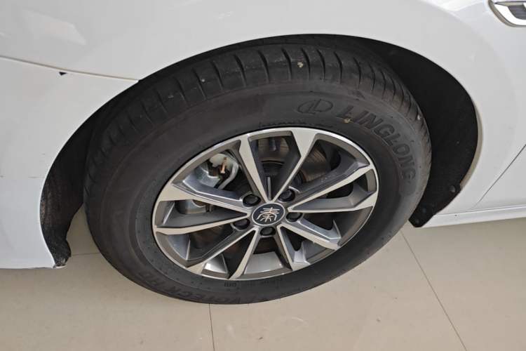 Used BYD Qin PLUS 2023 Champion Edition DM-i 55KM Leading Model Left Front Wheel Hub