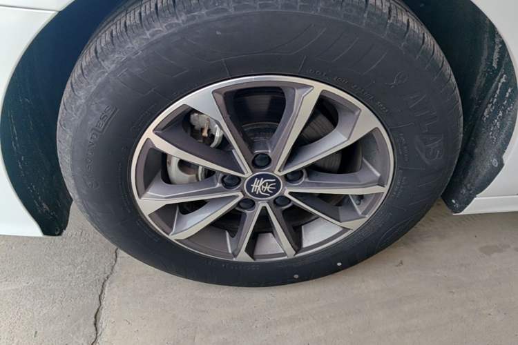 Used BYD Qin PLUS 2023 Champion Edition DM-i 55KM Leading Model Left Front Wheel Hub