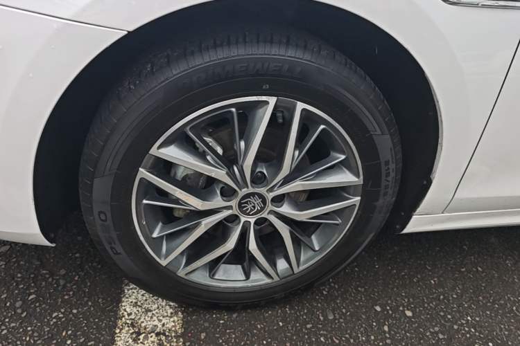 Used BYD Qin PLUS 2023 Champion Edition EV 420KM Superior Model Left Front Wheel Hub