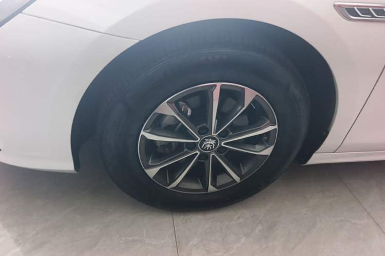 Used BYD Qin PLUS 2023 Champion Edition DM-i 55KM Leading Model Left Front Wheel Hub