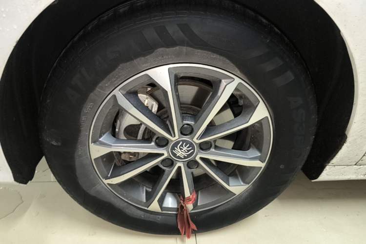 Used BYD Qin PLUS 2023 Champion Edition DM-i 55KM Leading Model Left Front Wheel Hub