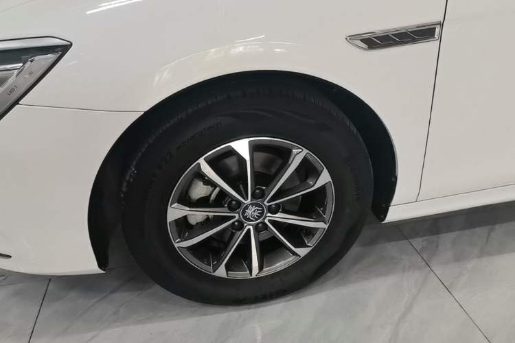 Used BYD Qin PLUS 2023 Champion Edition DM-i 55KM Leading Model Left Front Wheel Hub